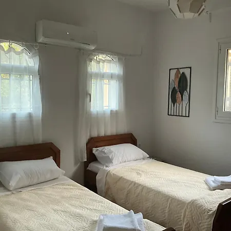 Ligeris House 2 Case de vacanță Agioi Deka (Corfu)