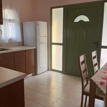 בית נופש Ligeris House 2 Agioi Deka (Corfu)