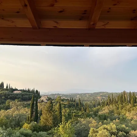 בית נופש Ligeris House 2 Agioi Deka (Corfu)