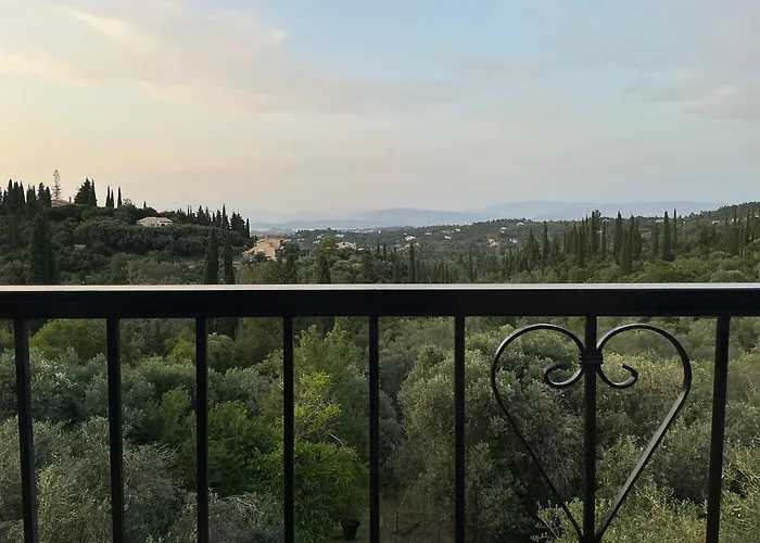 בית נופש Ligeris House 2 *